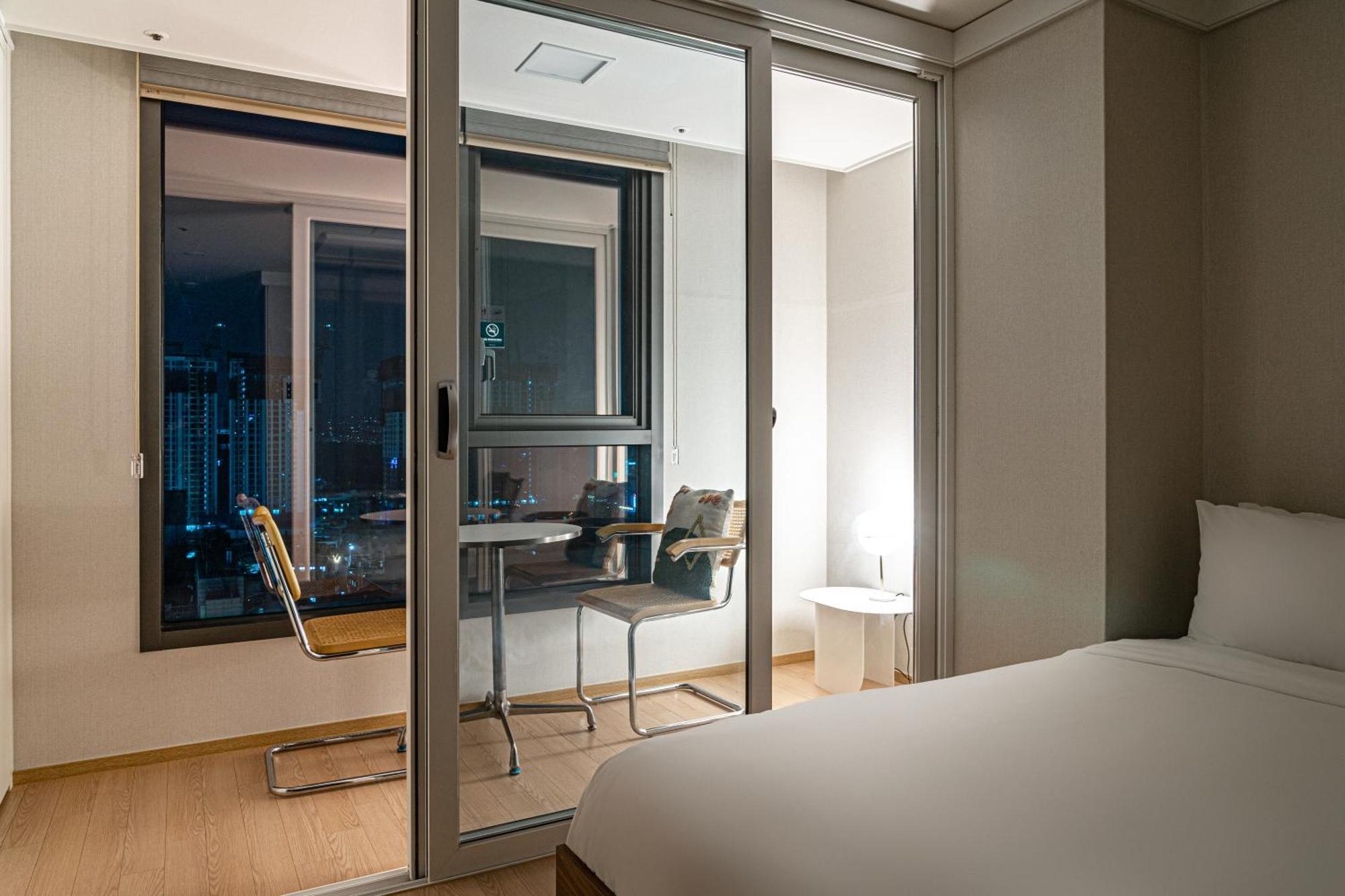 Urbanstay Myeongdong Seúl Exterior foto
